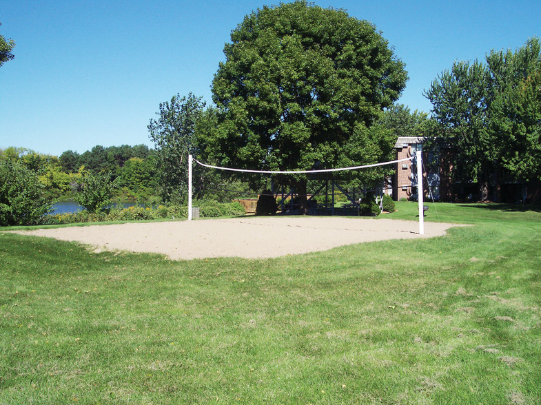 Lake Cove Village Image 3