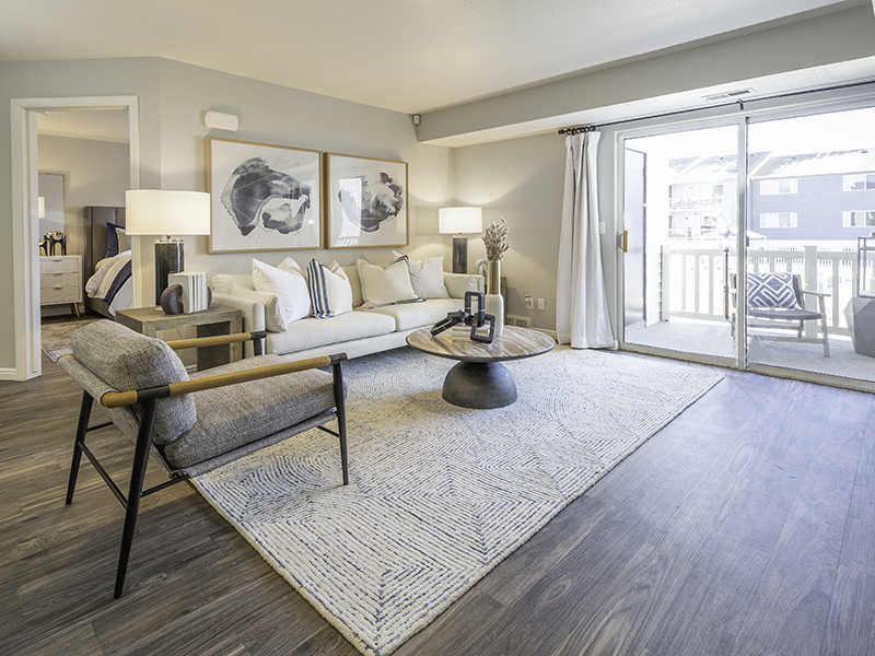 Turnberry Luxury Apartments Image 4