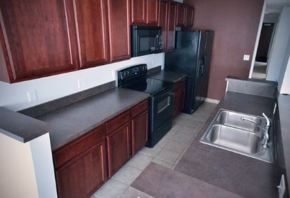 Realty Tower Apartments Image 5