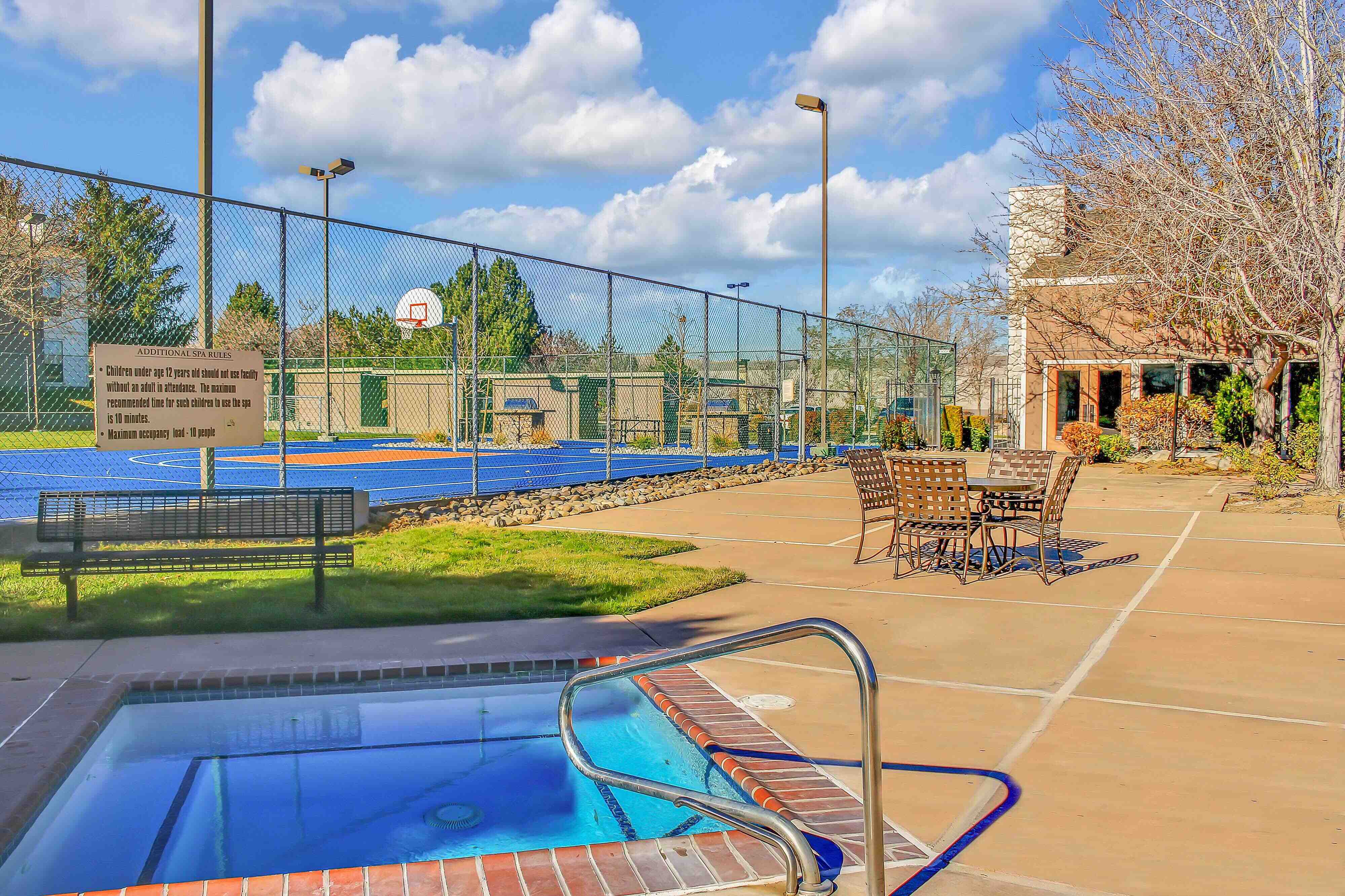 The Lodge at McCarran Ranch Apartment Homes Image 15