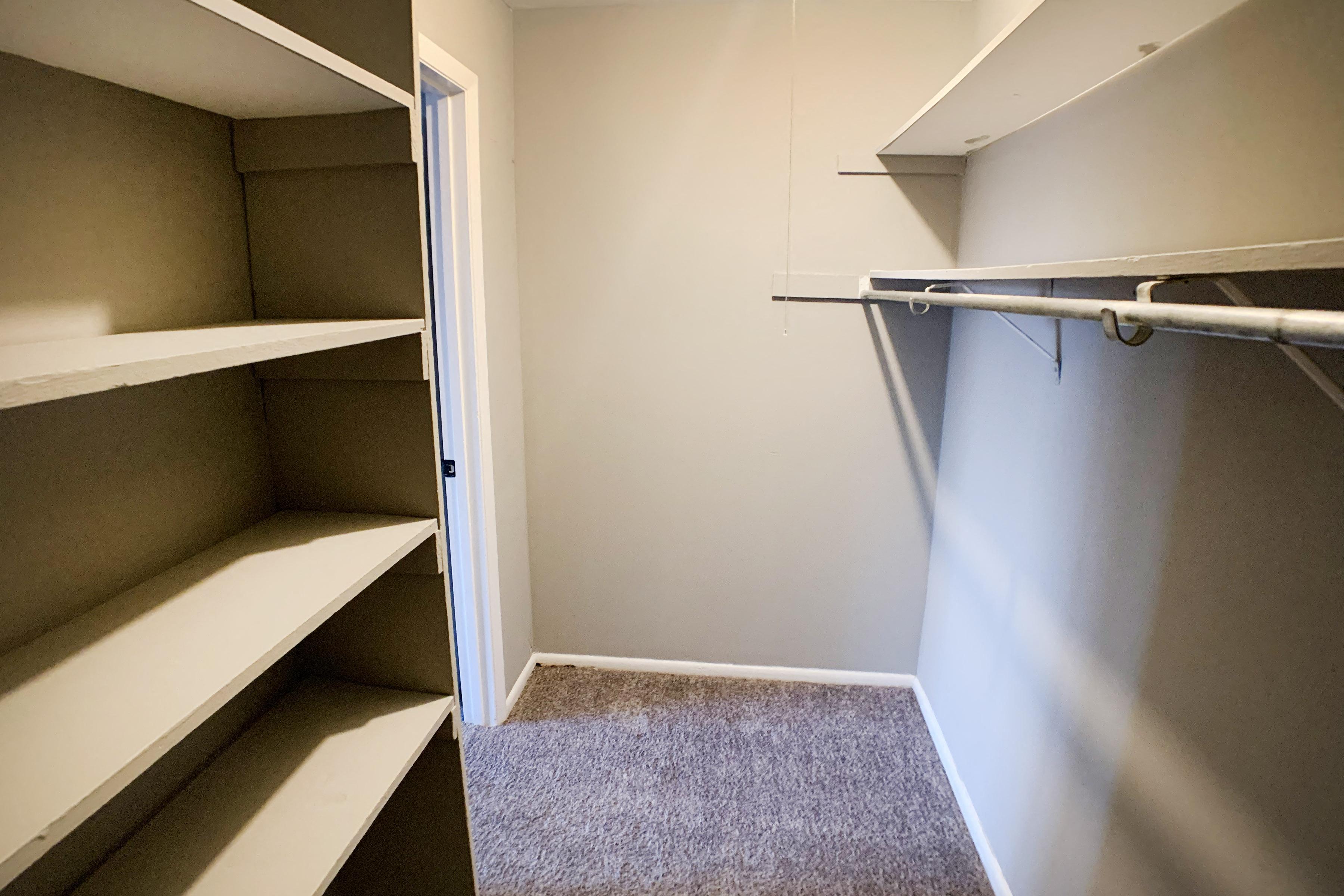Crown Pointe Apartments Image 33