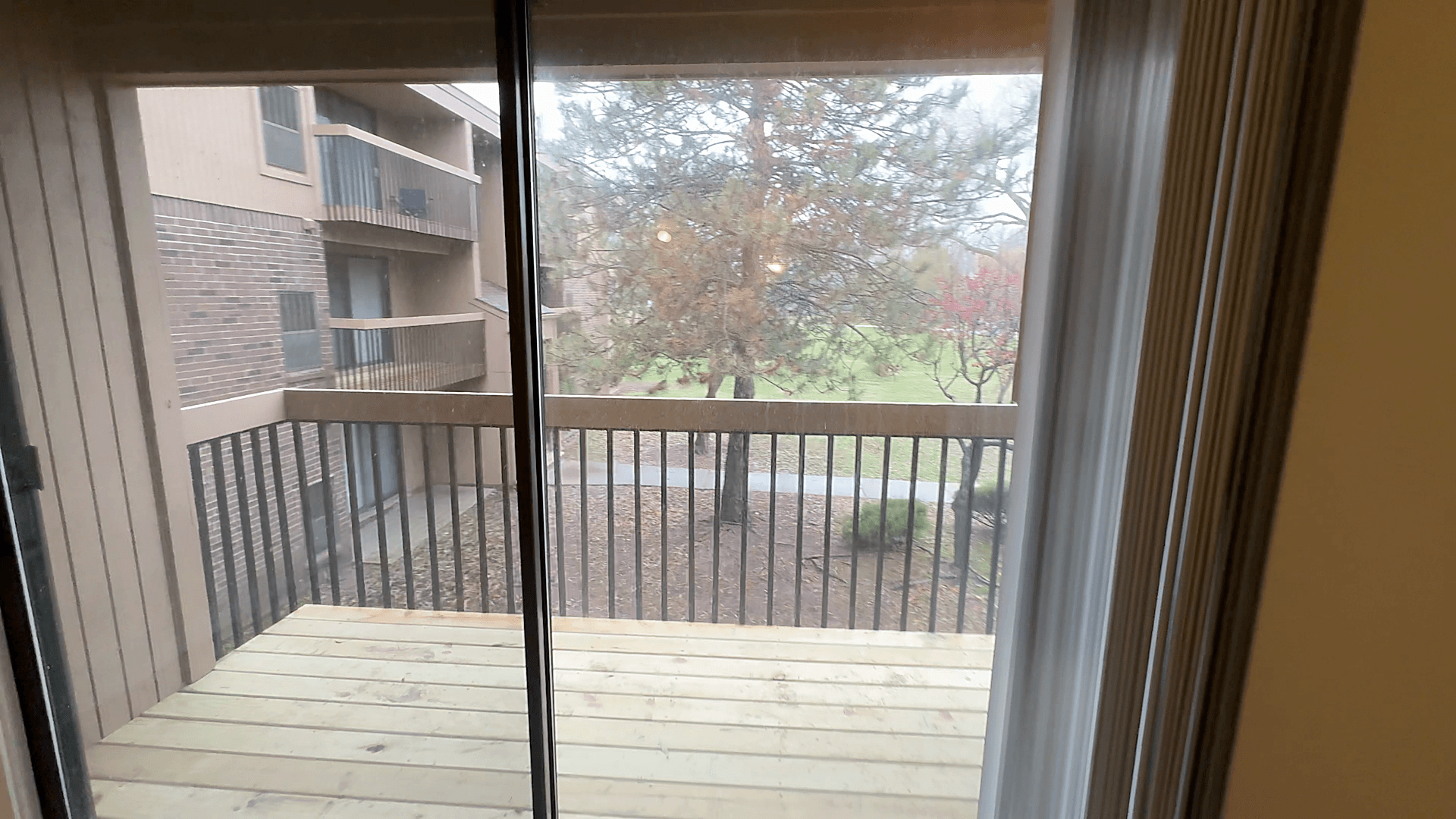 Lakeside Village Apartments Image 37