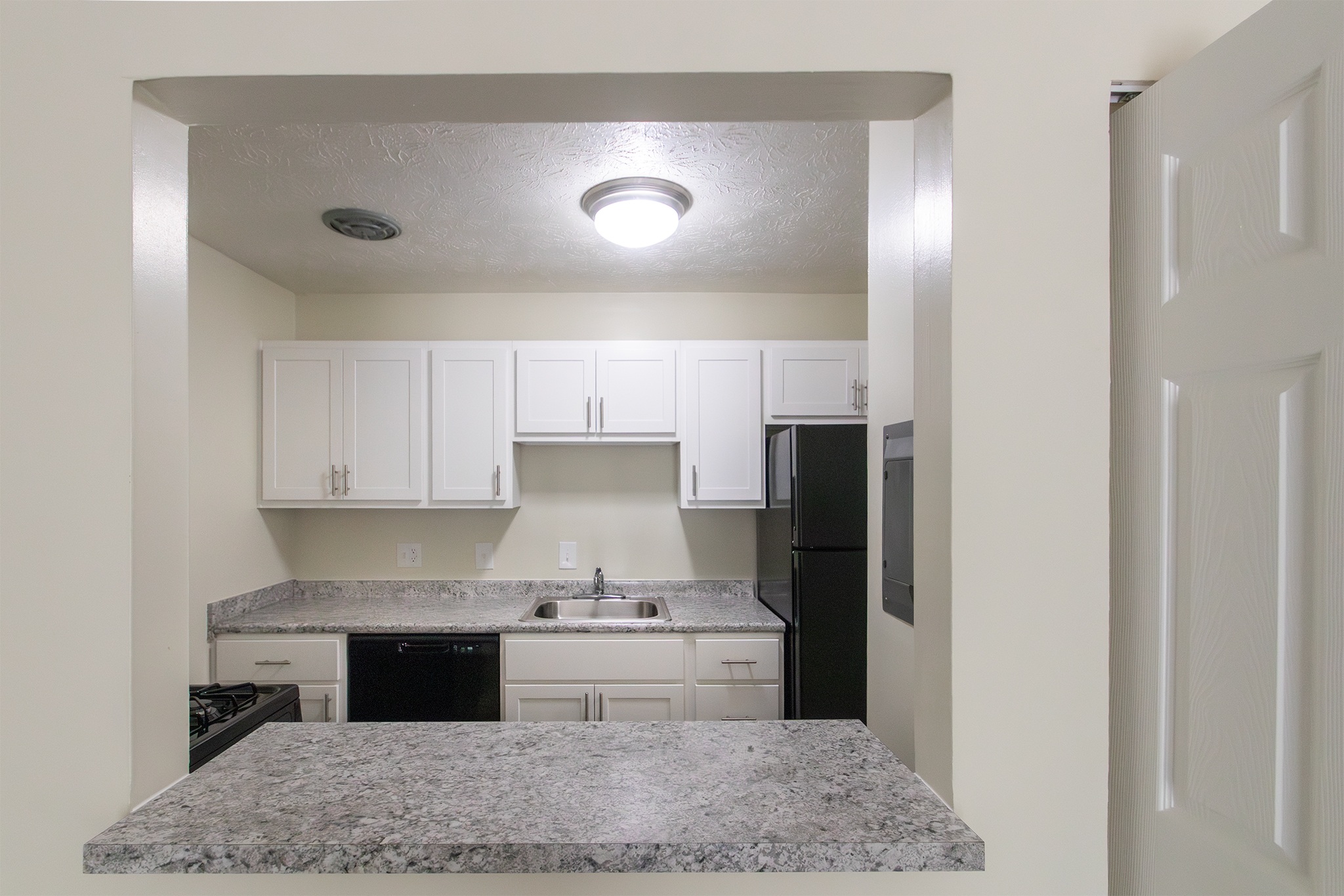 Blue Grass Manor Image 7