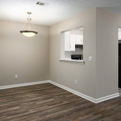 Laurel Crossing Apartments Image 9