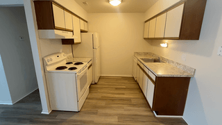 Lakeside Village Apartments Image 79