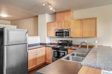 700 Broadway Image 7