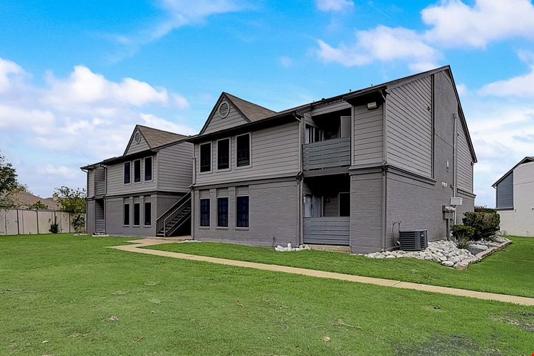 Ashton Apartments Image 3