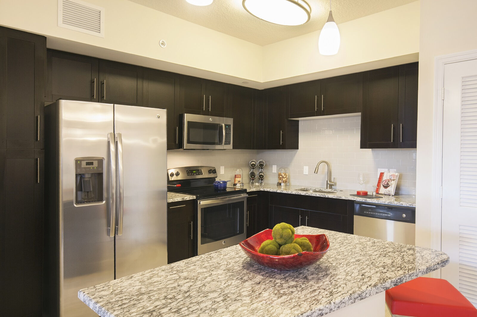 Metropolitan Image 3