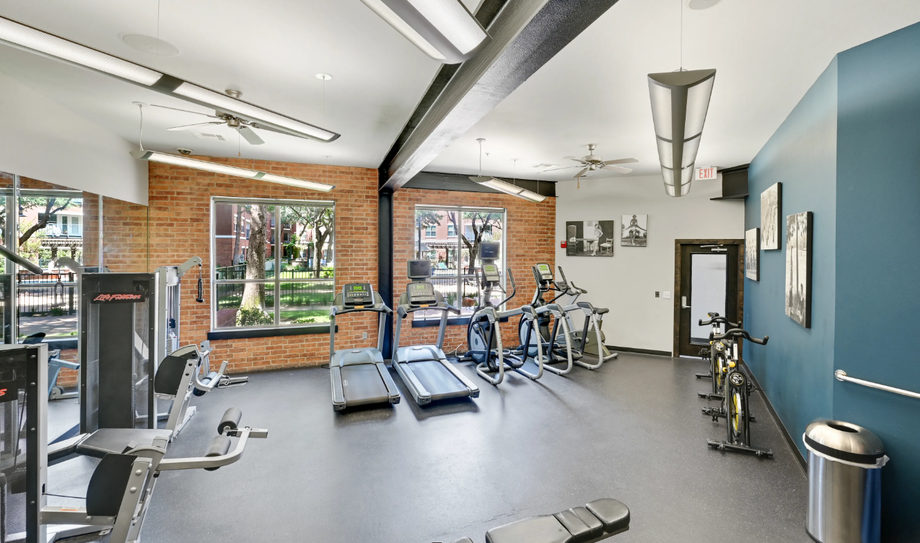 5225 Maple Avenue Apartment Homes Image 2