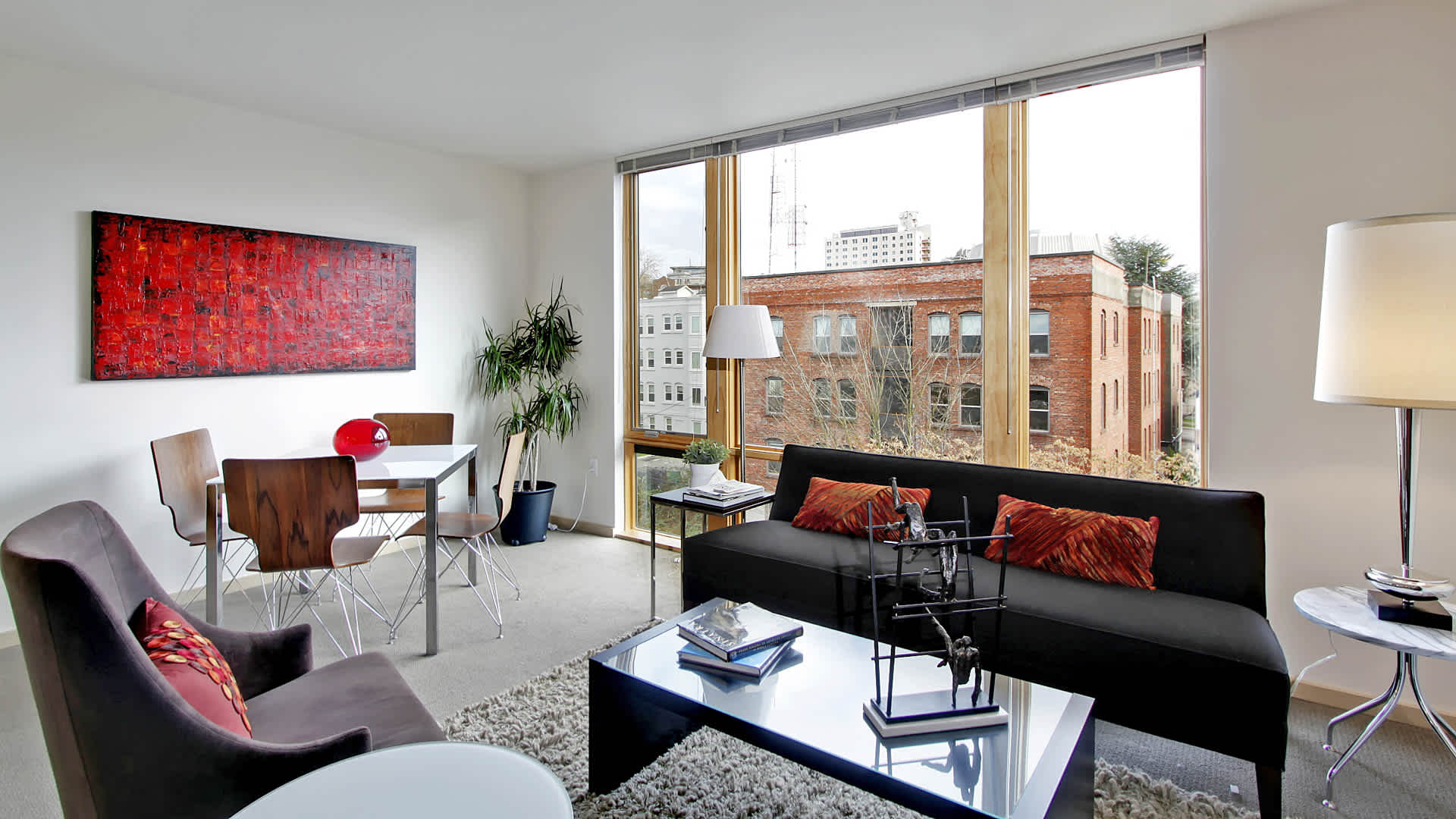 Chloe on Union Image 23