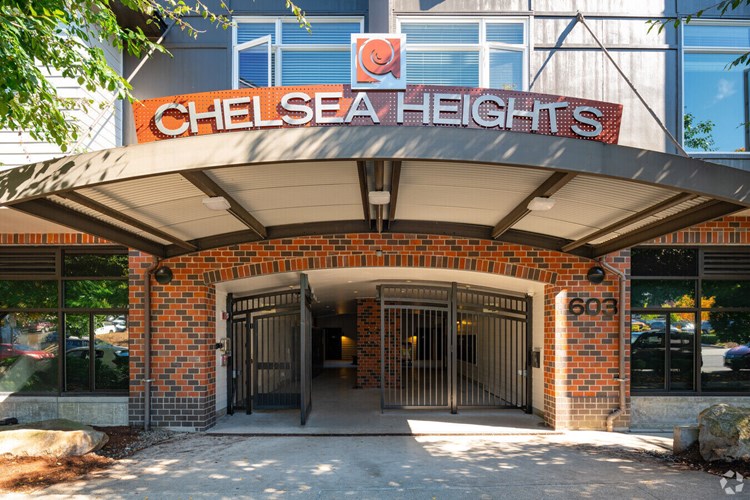 Chelsea Heights Image 6
