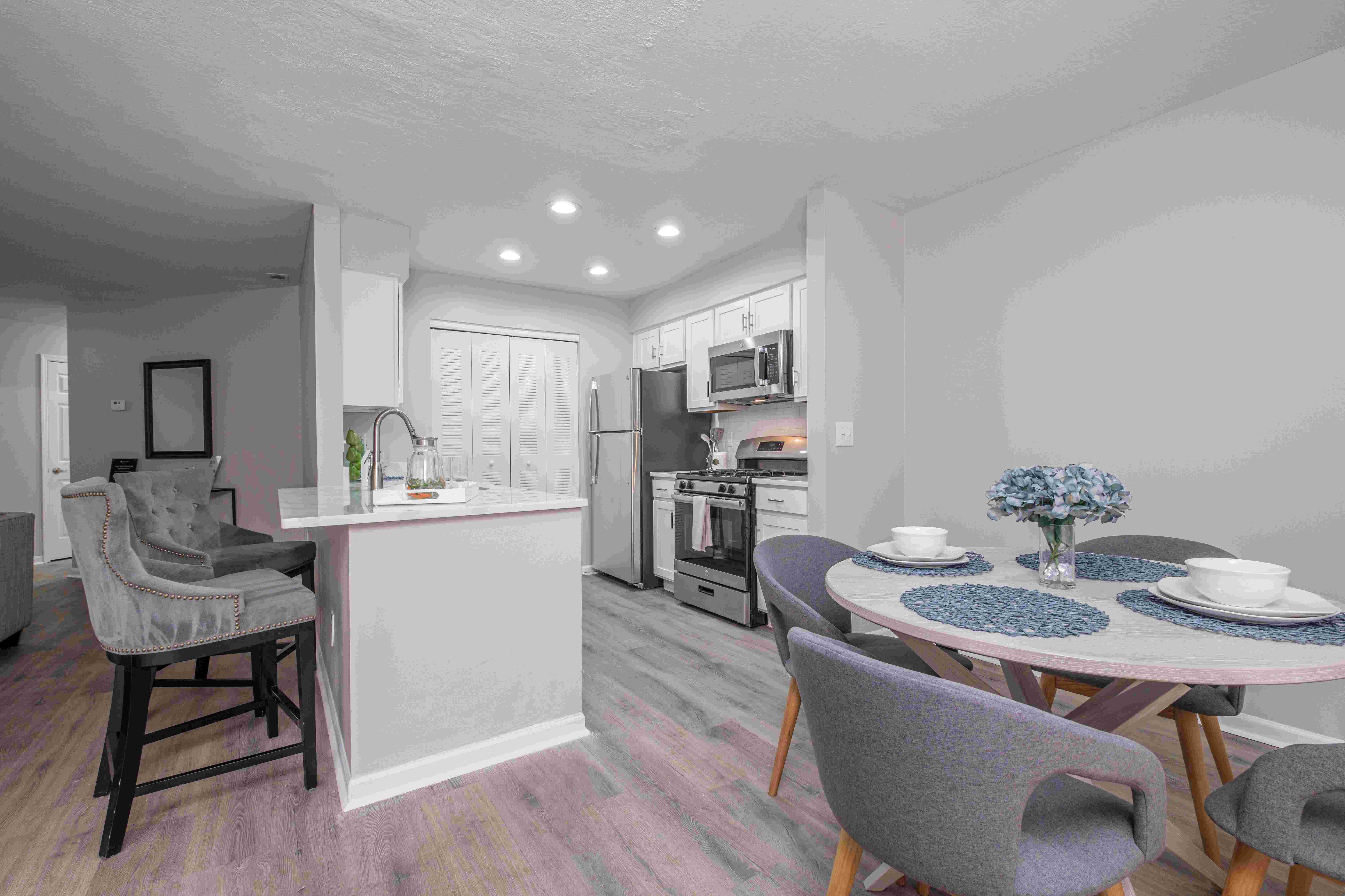 The Residence at Christopher Wren Apartments Image 2