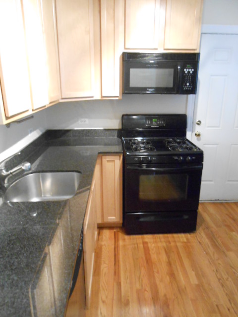 1210-16 W. Waveland Image 17