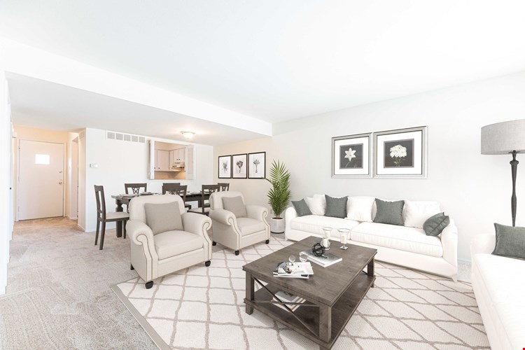 The Oaks on Bonhomme Image 1