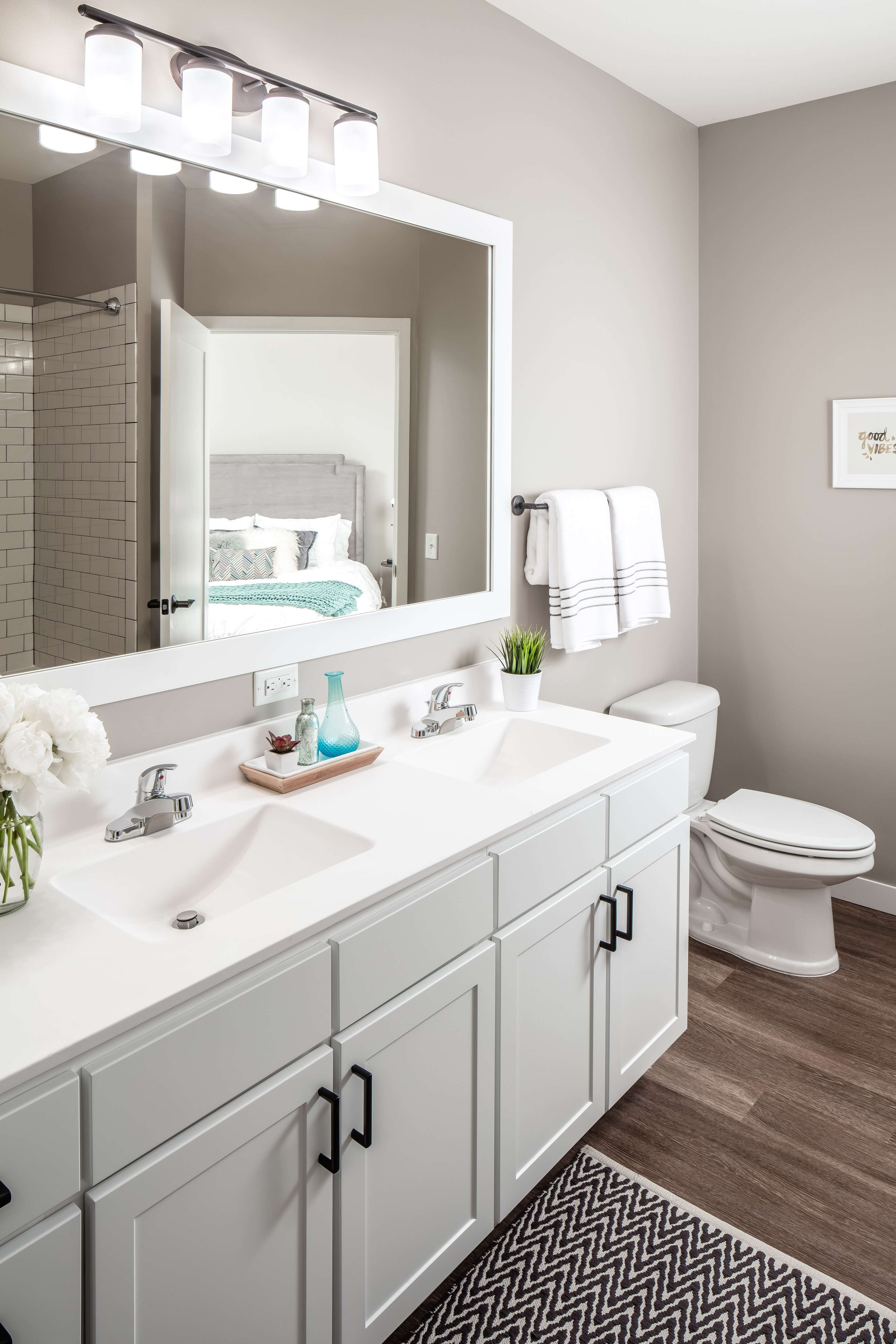 Vintage on Selby Image 40