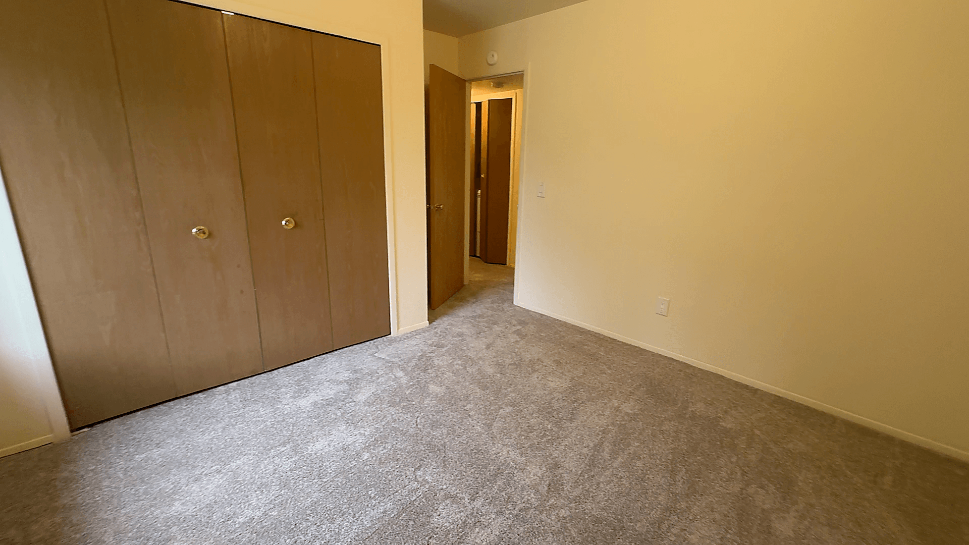 Lakeside Village Apartments Image 188