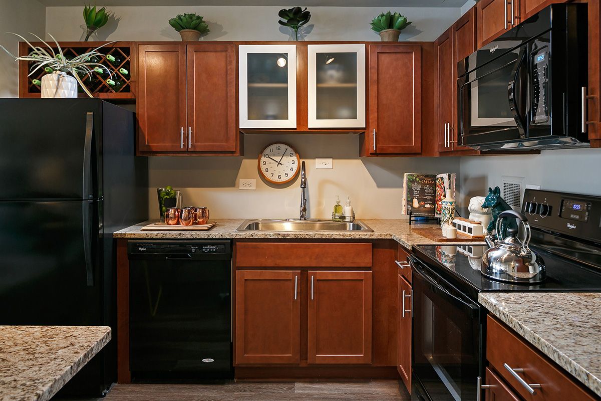 800 Tower City Club Apartments Image 8