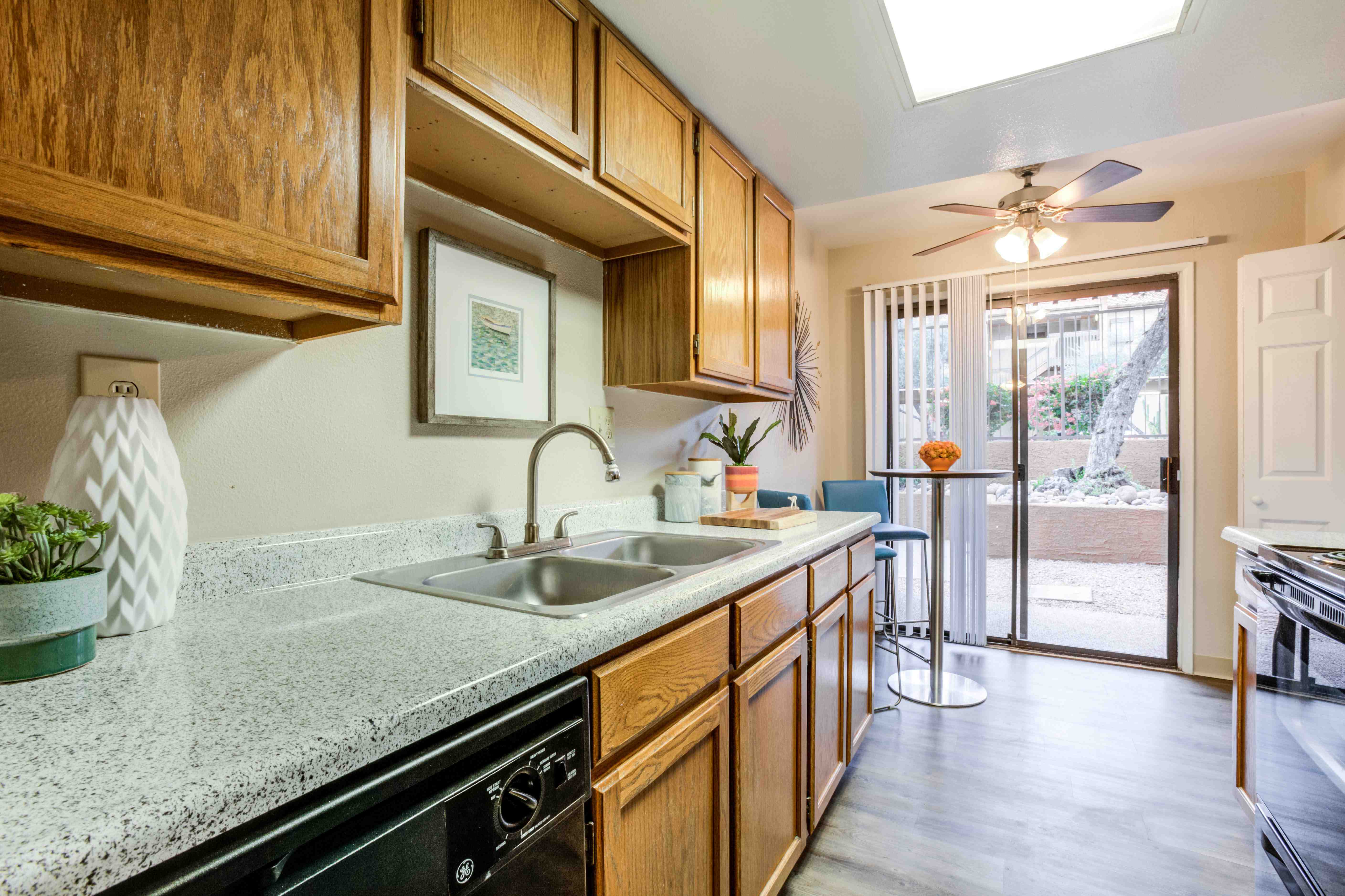 Renaissance Apartment Homes Image 22