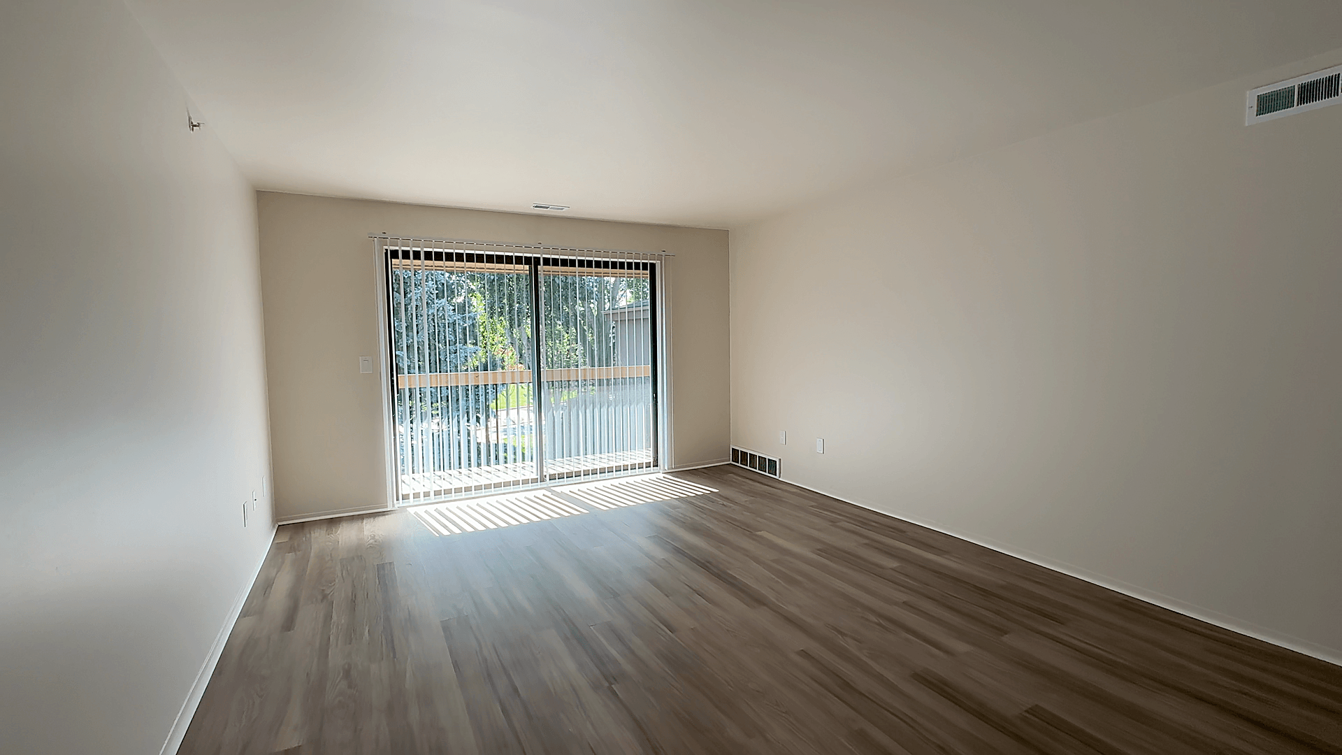 Lakeside Village Apartments Image 159