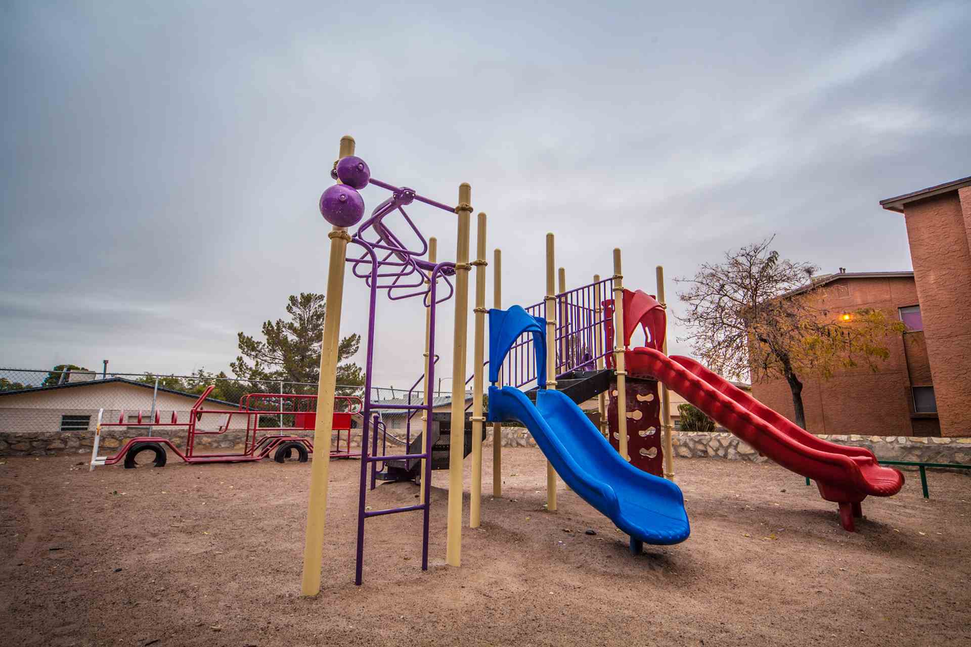 Sand Pebble Apartments Image 4