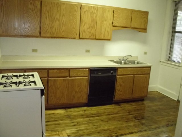 5524-5526 S Everett Avenue Image 4