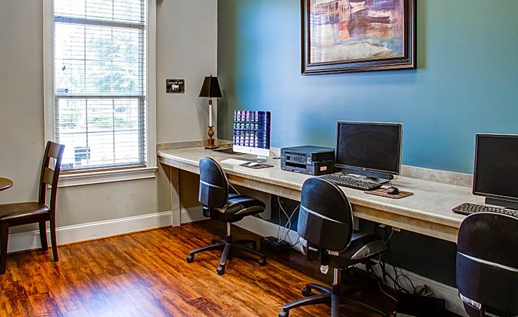 Centerville Manor Image 18