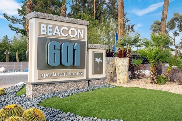Welcome home to Beacon at 601, featuring 1- and 2-bedroom apartments in Mesa.