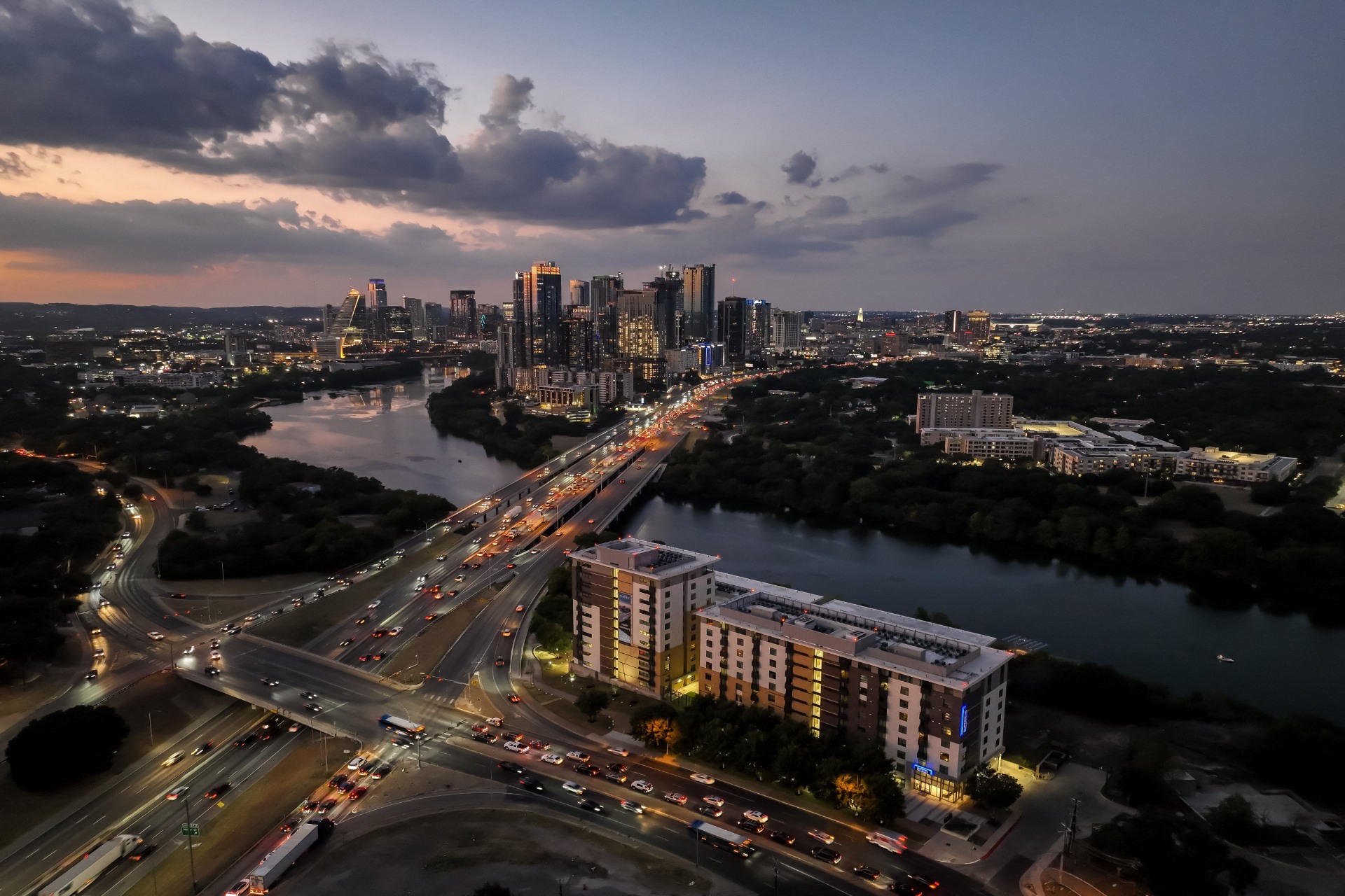 Berkshire Riverview Image 4