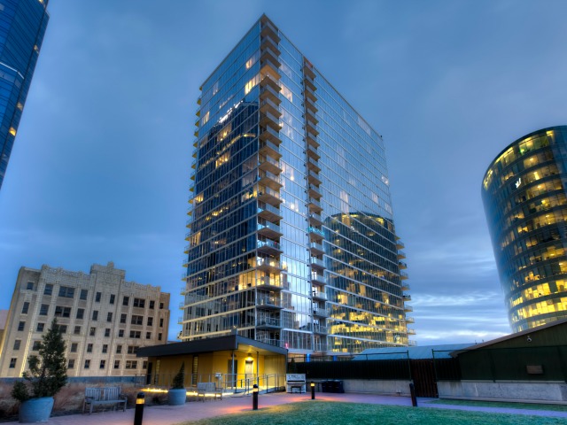 One Light Luxury Apartments Image 14