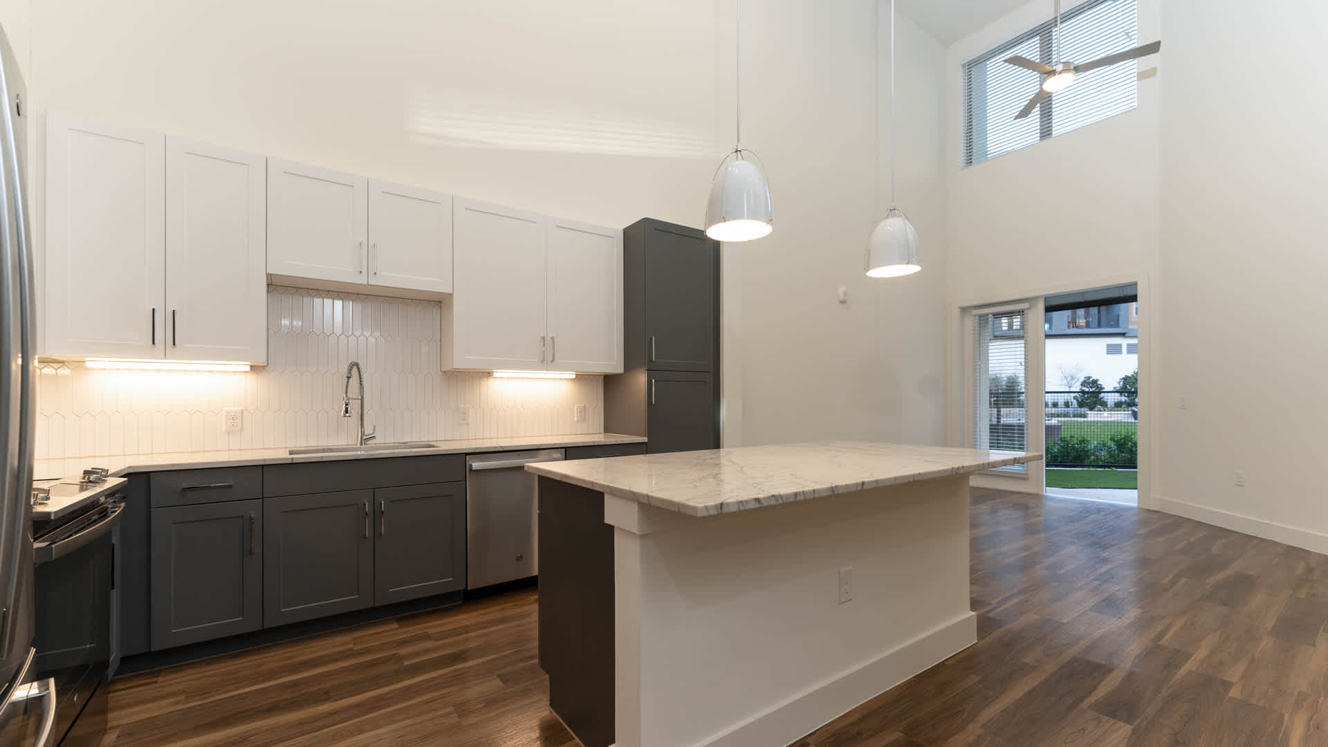 Olivian at the Realm Image 18