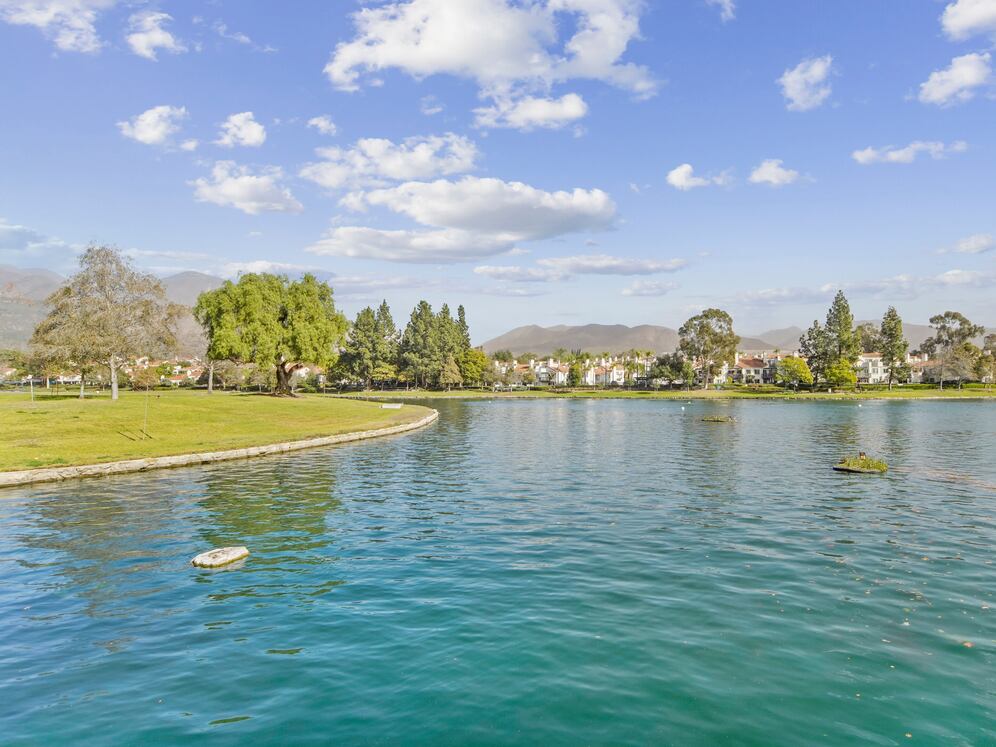 SAMLARC's amenities include Lago Santa Margarita