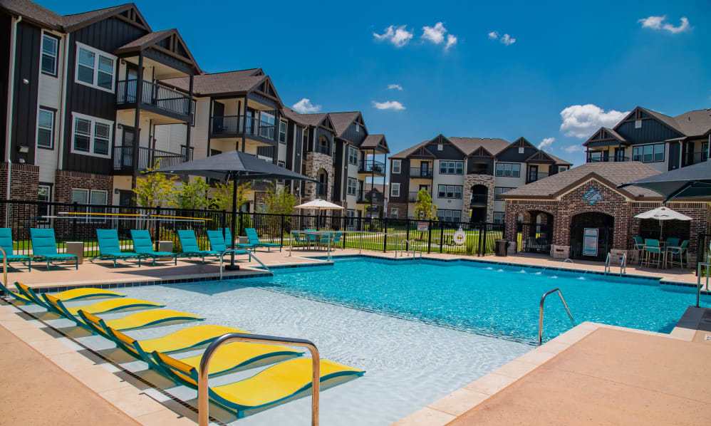 Stonehorse Crossing Image 1