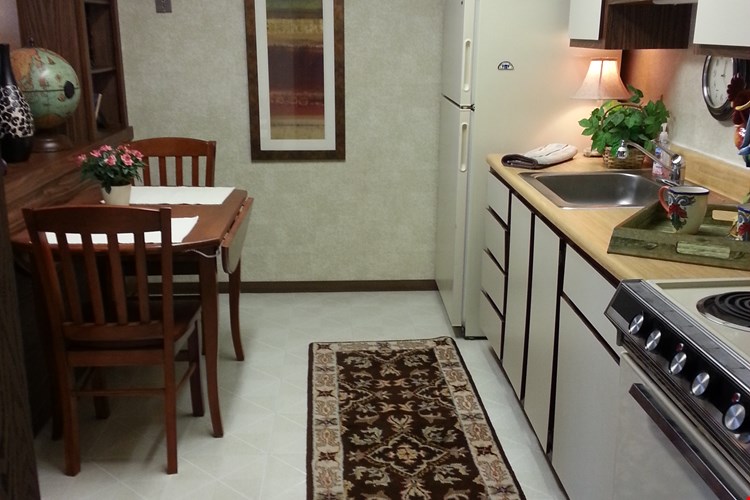 Full kitchen