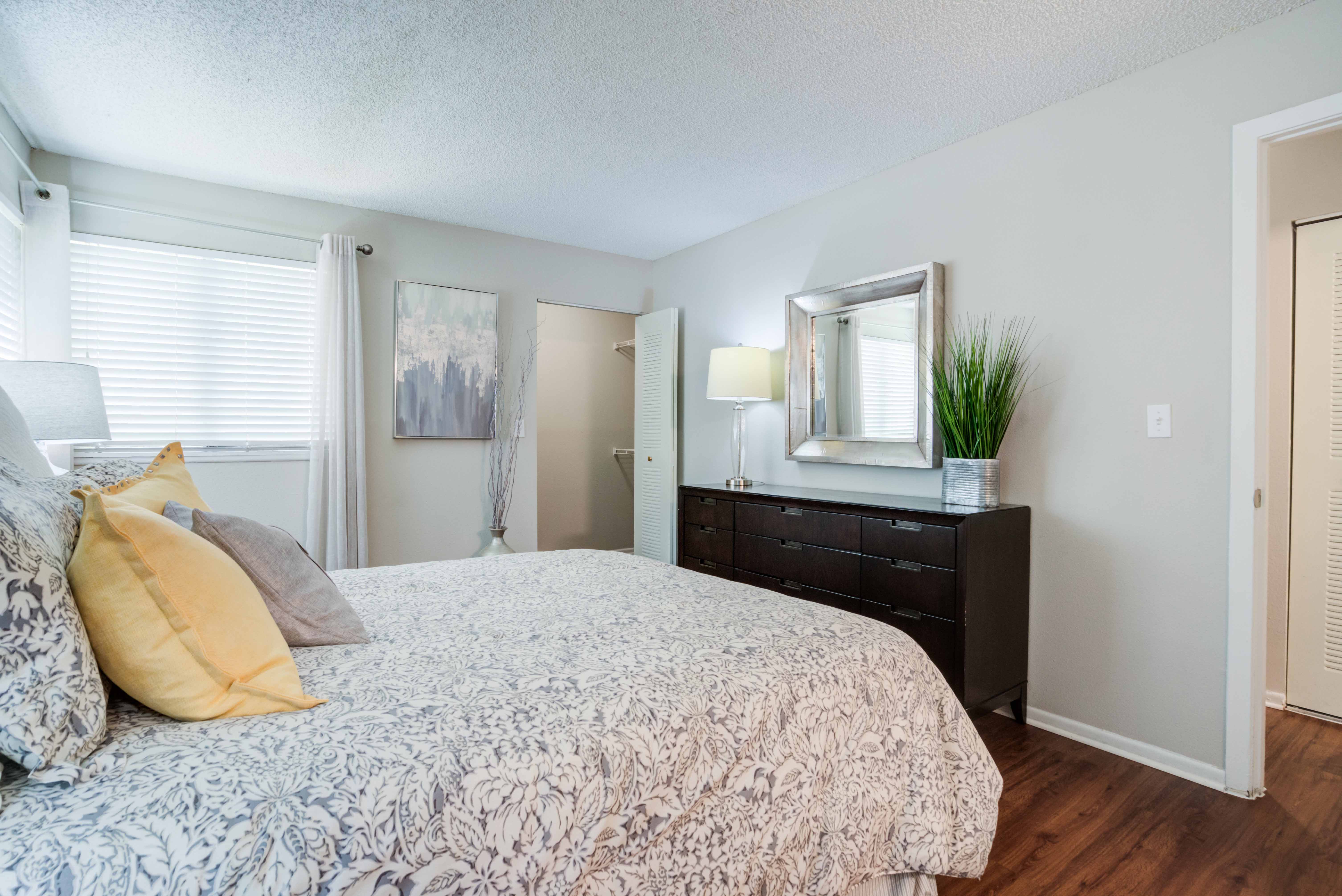 Coral Club Apartment Homes Image 10