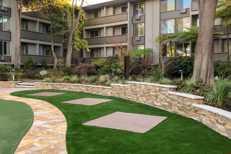 Palo Alto Plaza Apartments Image 3
