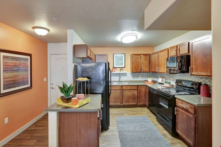 Meadowbrook Station Apartments Image 17