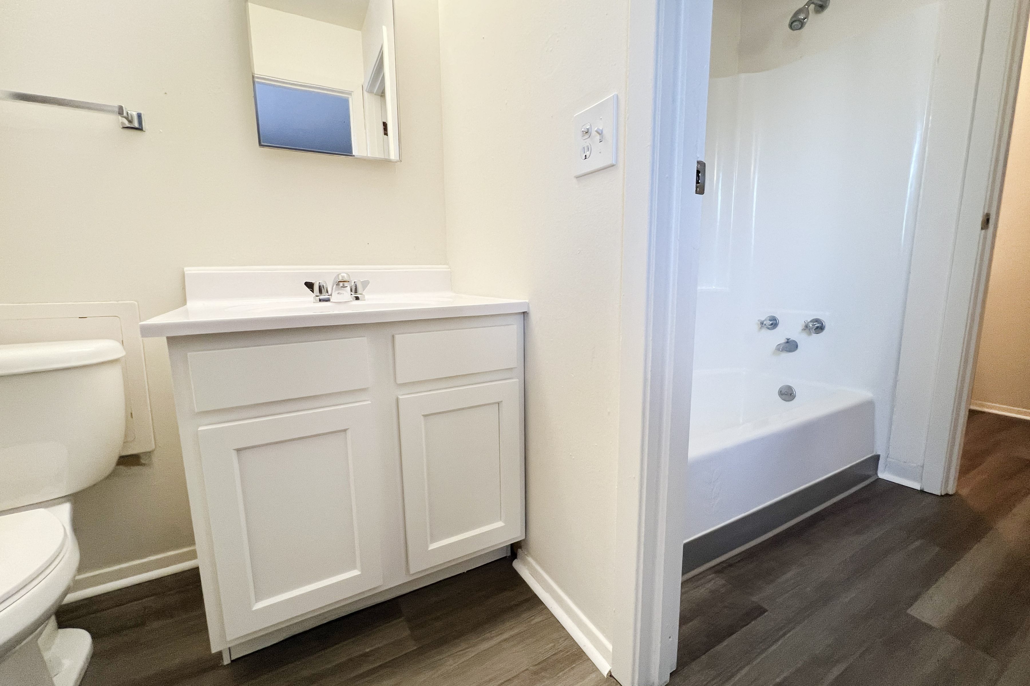 Four Worlds Apartments Image 73