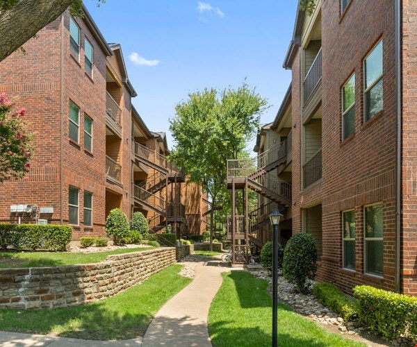 Larkin Apartment Homes Image 46