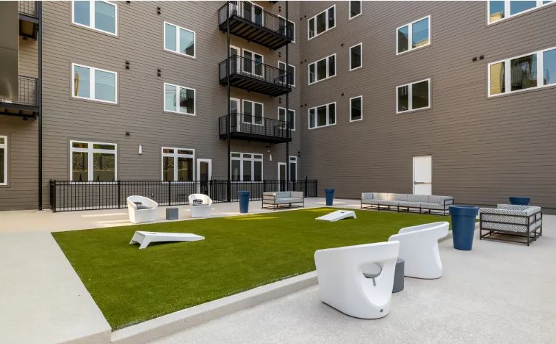 2200 LaSalle at Lafayette Square Image 3