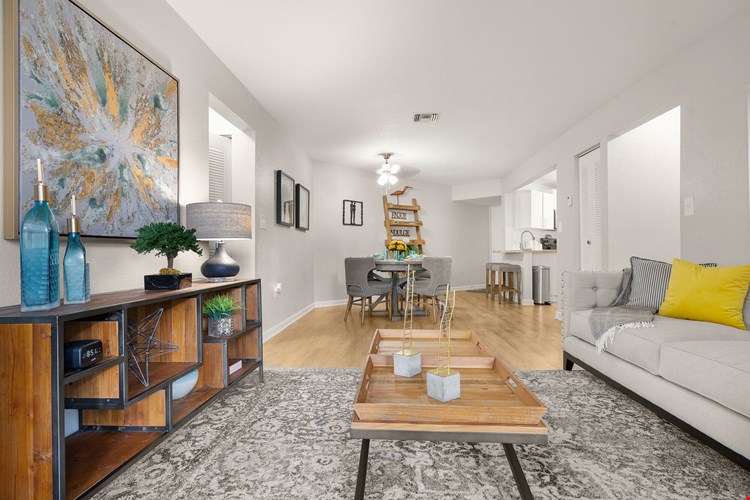 Emerald Palms Apartment Image 19