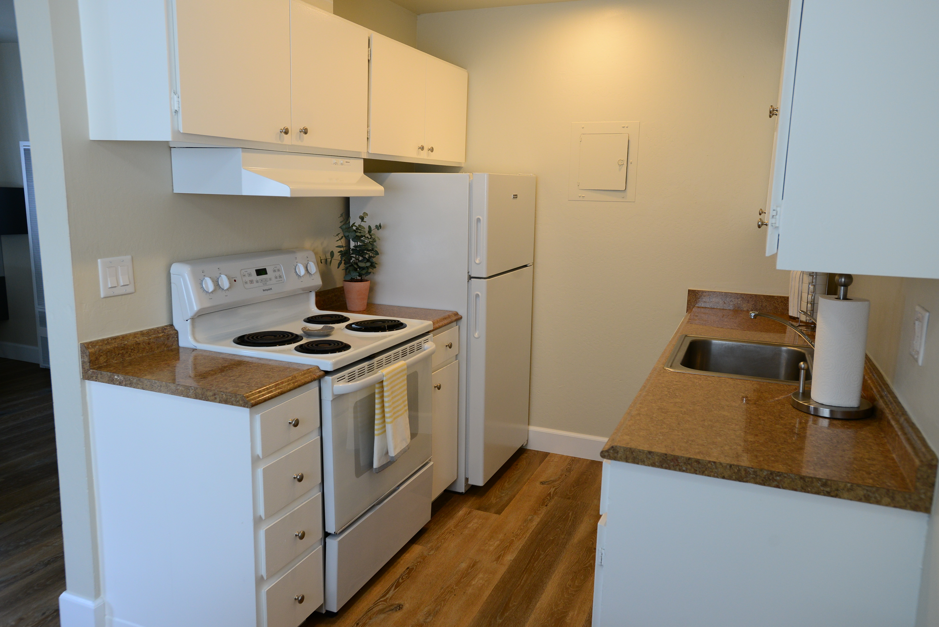 Park Plaza Apartments Image 5