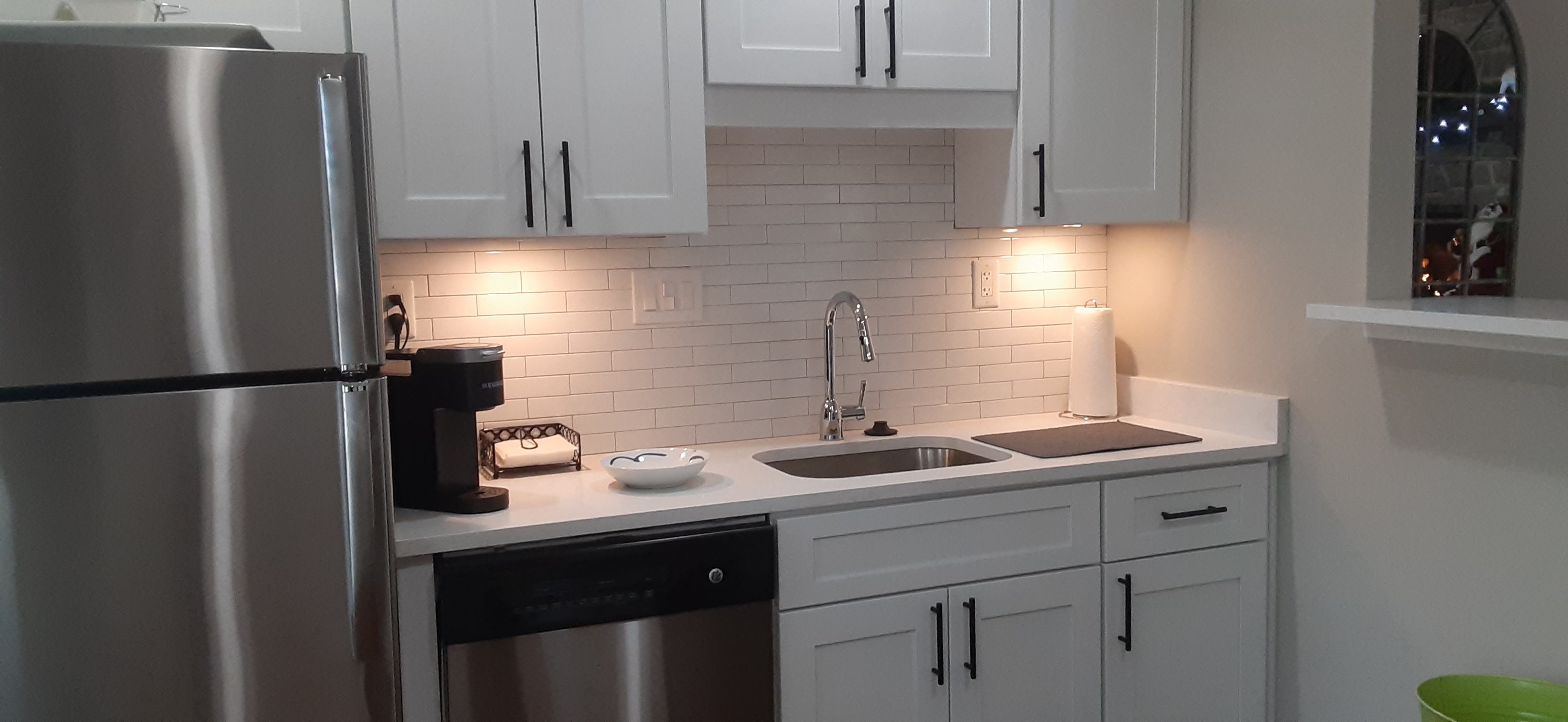 All townhomes have been newly renovated, featuring new kitchen cabinets and countertops!
