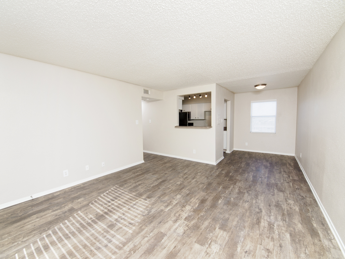 Breakers on the Lake Image 10