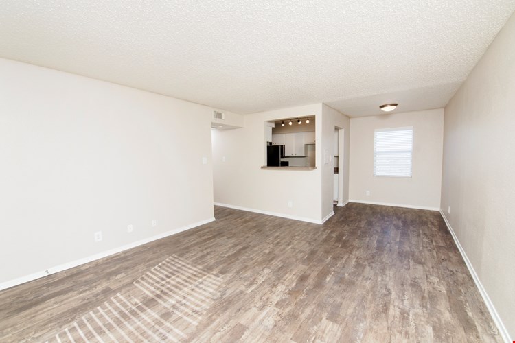 Breakers on the Lake Image 10