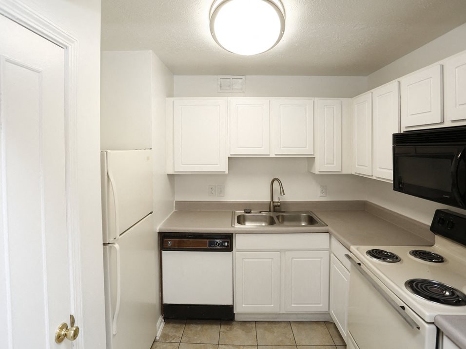 Hampshire Court Image 7