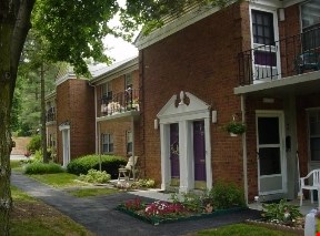 Dover Manor Image 8