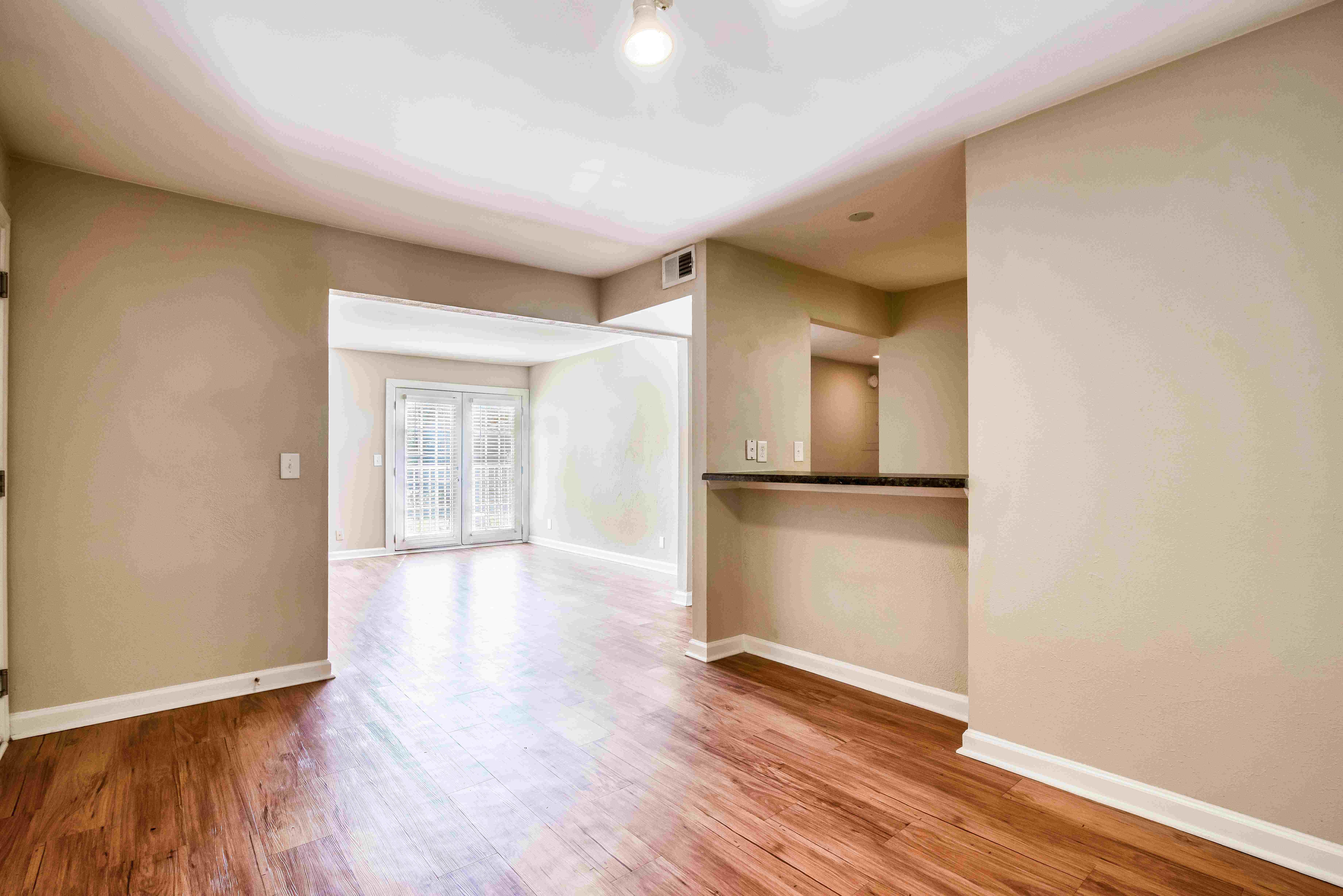 865 Bellevue Apartments Image 26