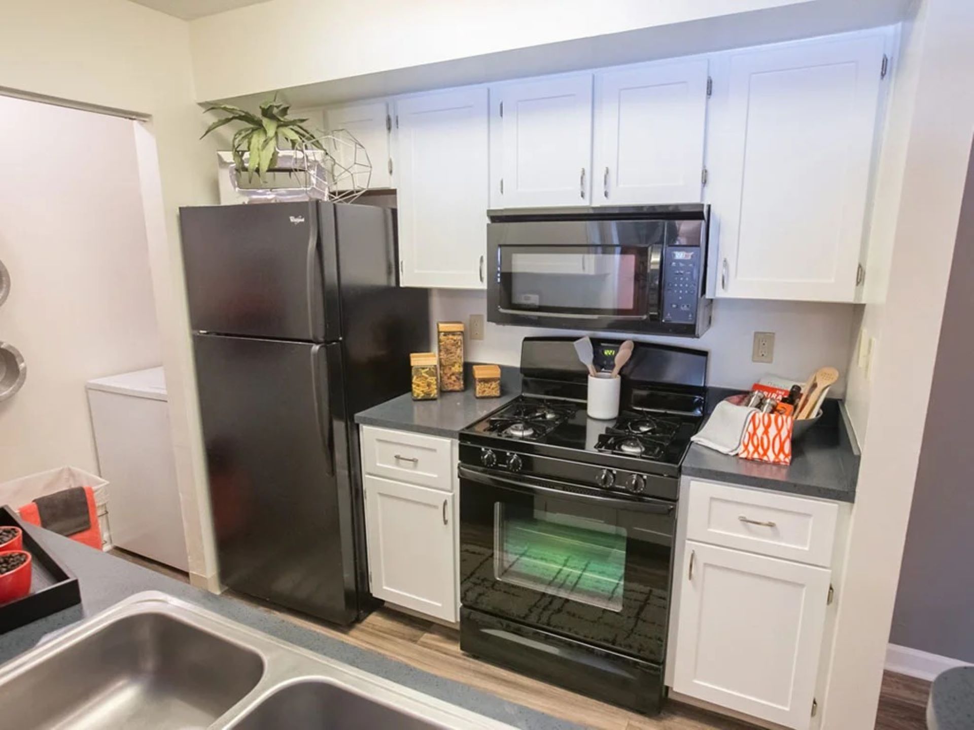 Saw Mill Village Apartments Image 31