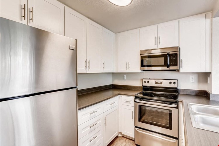 Hidden Hills Condominium Rentals Image 5