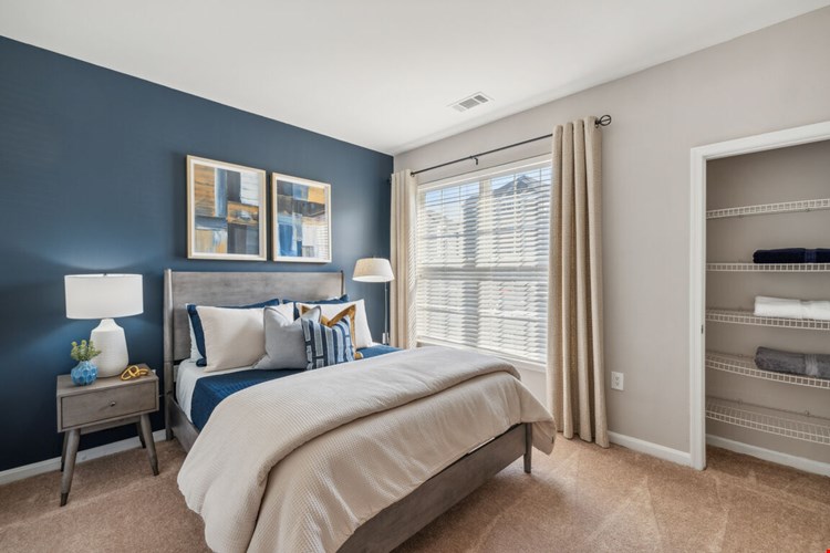 Riverside Station Image 8